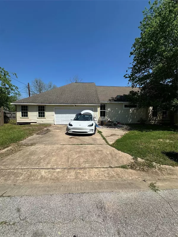 1045 8th ST, Hempstead, TX 77445