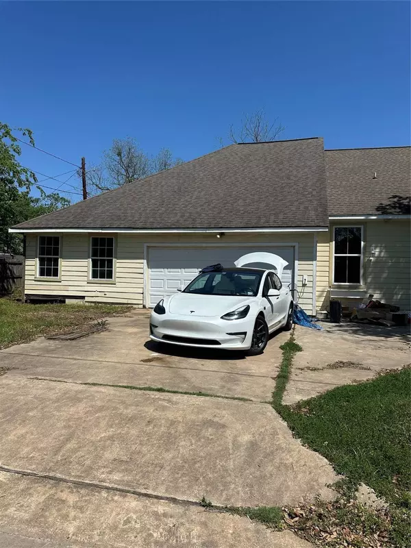 1045 8th ST, Hempstead, TX 77445