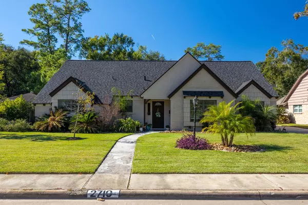 2710 Colonial DR, Dickinson, TX 77539