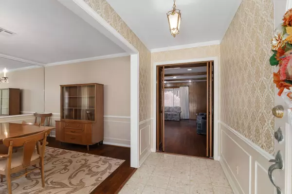 460 Dover LN, Spring, TX 77373