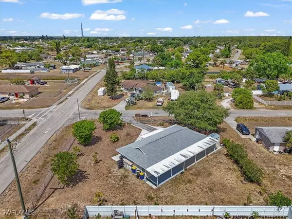 300 Schoolside DR, Lehigh Acres, FL 33936