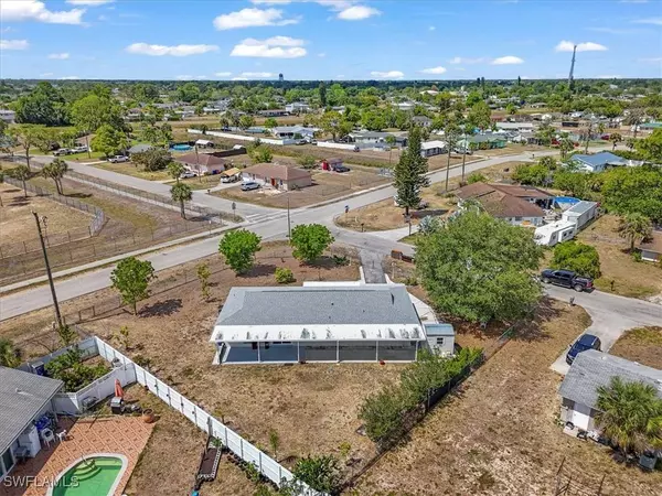 300 Schoolside DR, Lehigh Acres, FL 33936