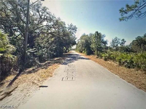 1313 Euclid AVE, Lehigh Acres, FL 33972