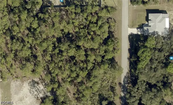 1313 Euclid AVE, Lehigh Acres, FL 33972
