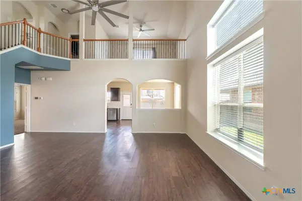 211 Highmore CT, Temple, TX 76502