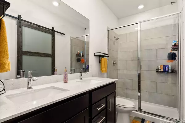 120 new hampton, San Marcos, TX 78666