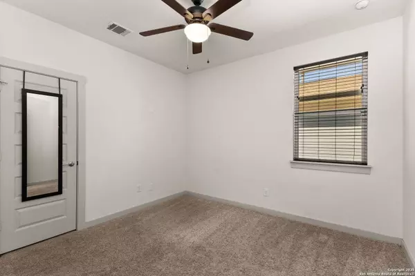 120 new hampton, San Marcos, TX 78666