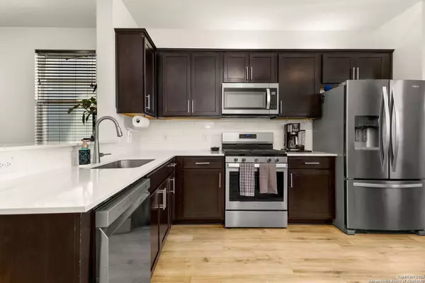 120 new hampton, San Marcos, TX 78666