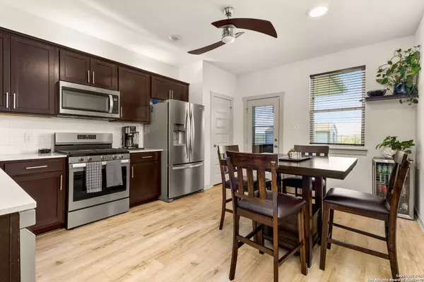 120 new hampton, San Marcos, TX 78666