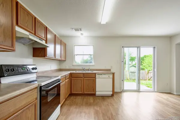 8438 Adams Hill Dr., San Antonio, TX 78227