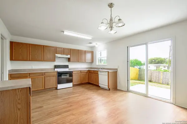 8438 Adams Hill Dr., San Antonio, TX 78227