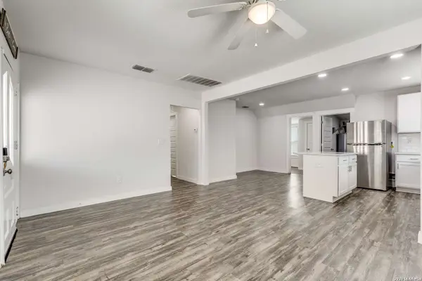 124 Nelson Ave, San Antonio, TX 78210