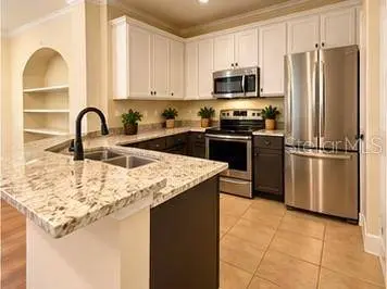 10105 COURTNEY PALMS BLVD #202, Tampa, FL 33619