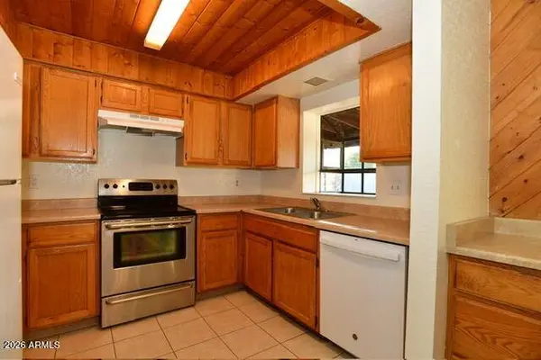 1943 E SOUTH MOUNTAIN Avenue, Phoenix, AZ 85042