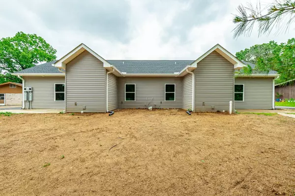 4718 Metro Park LN, Hixson, TN 37343