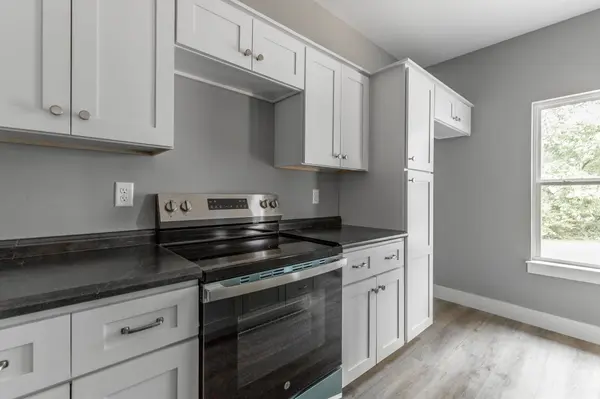 4718 Metro Park LN, Hixson, TN 37343