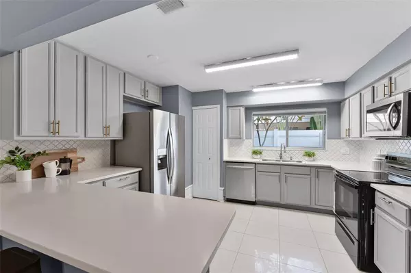 7114 MARVISTA CT, Orlando, FL 32835