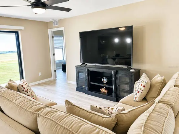 1604 ELLINGTON DR, Dundee, FL 33838