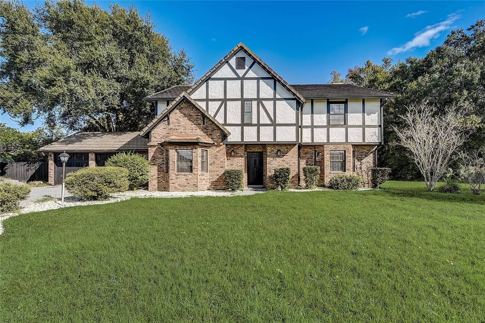 2540 Albany Dr.