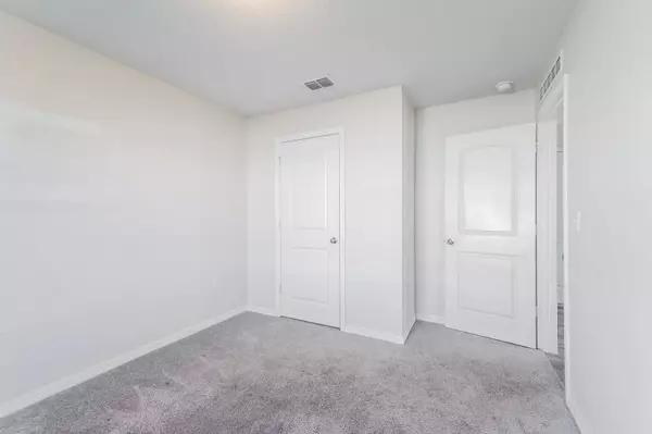 1409 Sarasota Dr, Kissimmee, FL 34759-4620