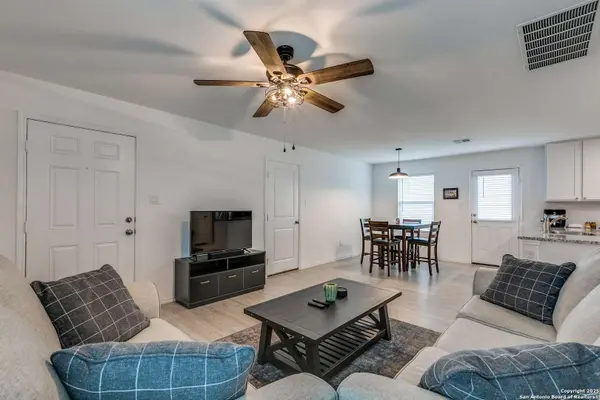 7250 Plow, San Antonio, TX 78252