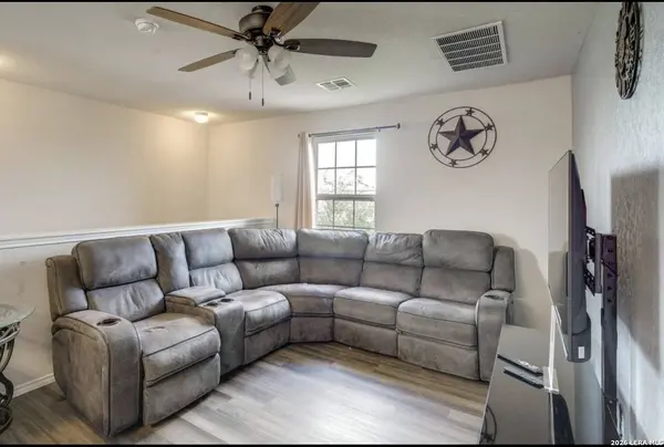 114 Expedition Way, San Antonio, TX 78220