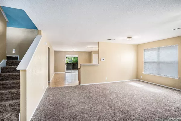 10131 Cedarcliff, San Antonio, TX 78245