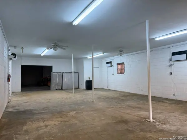 1927 Rigsby, San Antonio, TX 78210