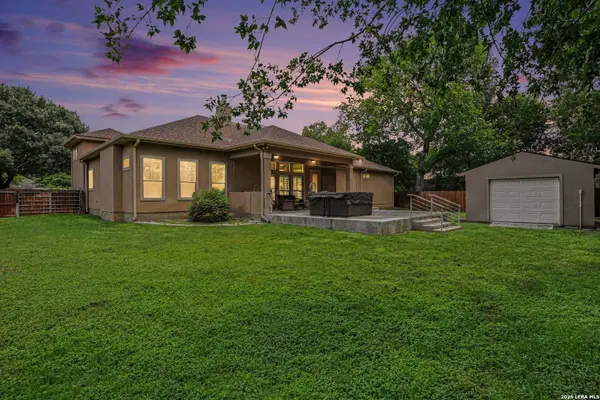 233 MEADOWLARK LN, Mcqueeney, TX 78123