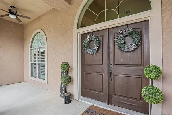 233 MEADOWLARK LN, Mcqueeney, TX 78123