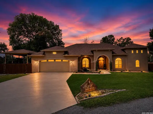 233 MEADOWLARK LN, Mcqueeney, TX 78123