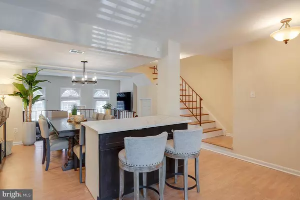 2604 WINDBREAK DR, Alexandria, VA 22306