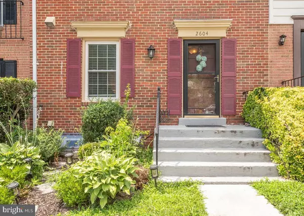 2604 WINDBREAK DR, Alexandria, VA 22306