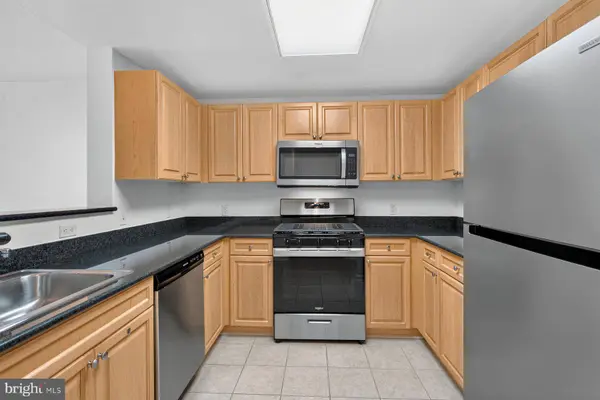 2726 GALLOWS RD #101, Vienna, VA 22180