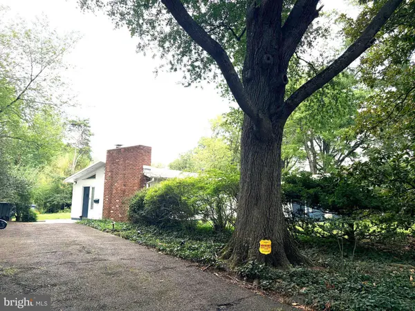 1938 MARTHAS RD, Alexandria, VA 22307