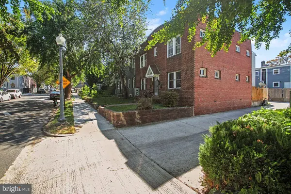 1105 NE HOLBROOK TER NE, Washington, DC 20002