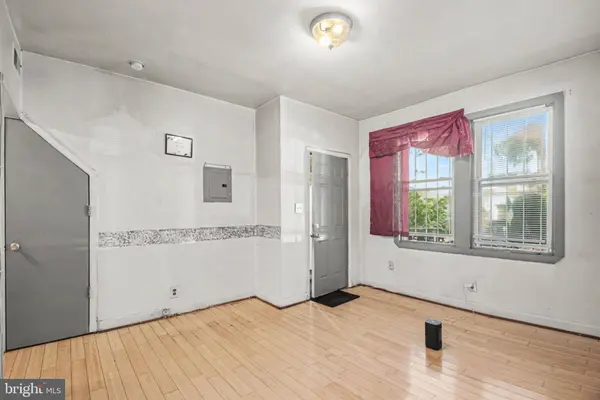 1105 NE HOLBROOK TER NE, Washington, DC 20002