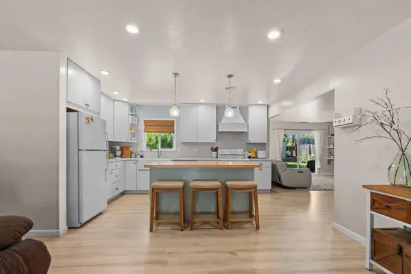 6545 miles ln, Carmichael, CA 95608