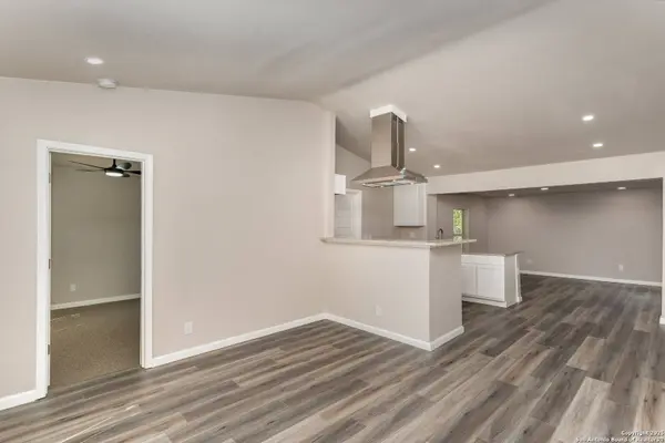 7038 Apple Valley, San Antonio, TX 78242