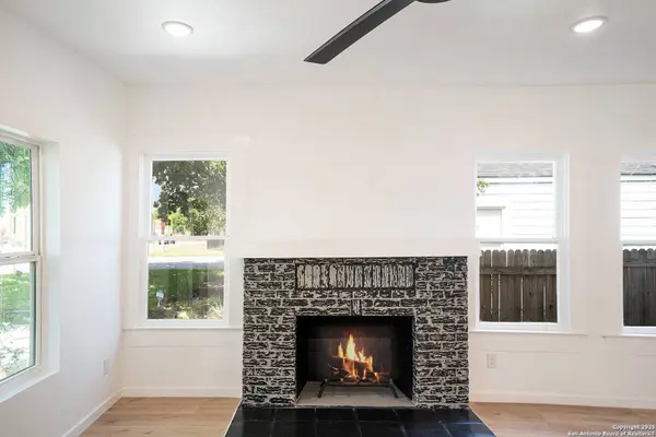1645 MAGNOLIA AVE, San Antonio, TX 78201-5443