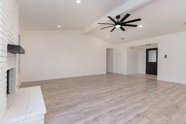2835 Burning Log, San Antonio, TX 78247