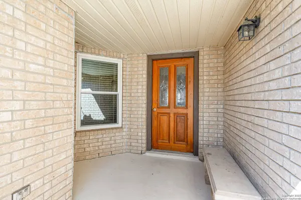 8626 Park Olympia, Universal City, TX 78148