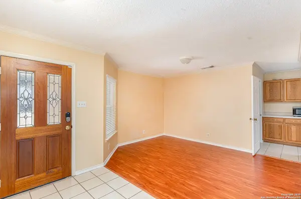8626 Park Olympia, Universal City, TX 78148