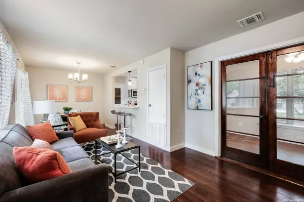 623 Freiling, San Antonio, TX 78213