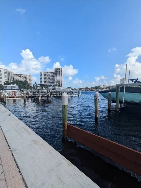 300 Three Islands Blvd #516, Hallandale Beach, FL 33009