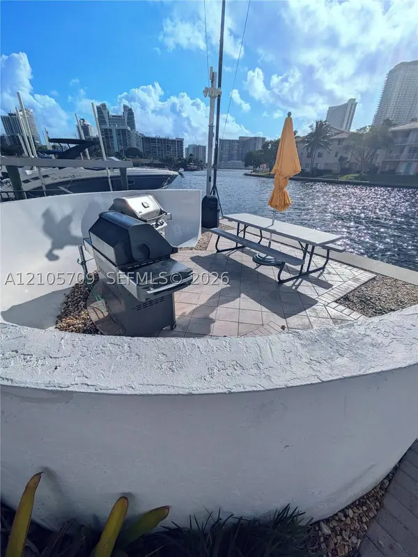300 Three Islands Blvd #516, Hallandale Beach, FL 33009