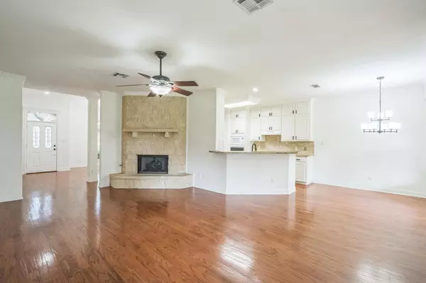 102 Ridgemont CT, Georgetown, TX 78628