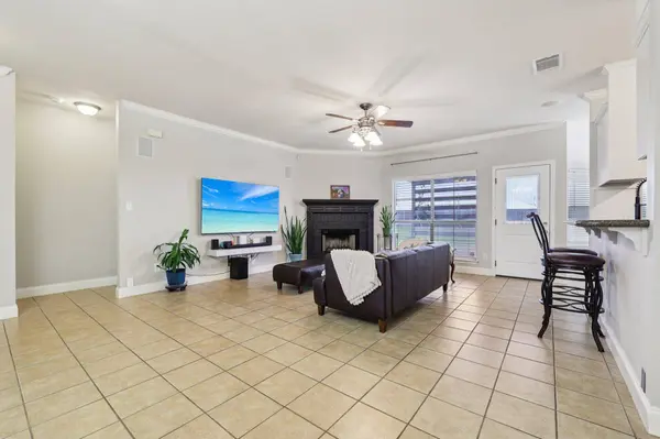 101 Blanco DR, Hutto, TX 78634