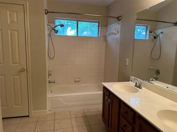 706 Luke LN, Leander, TX 78641