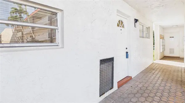 381 S HOLLYBROOK DR #106, Pembroke Pines, FL 33025